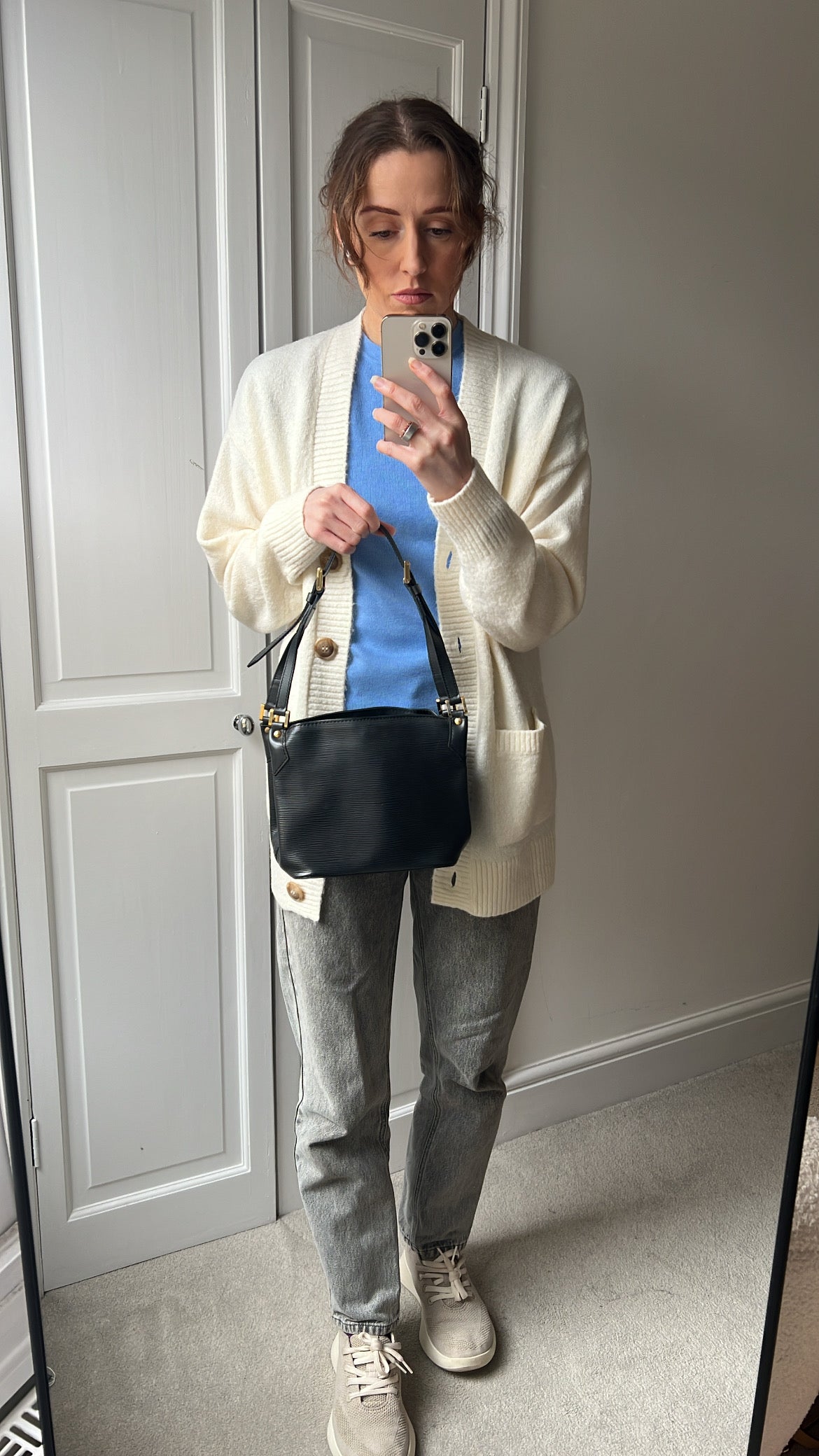 Louis Vuitton Mandara PM in Black Epi