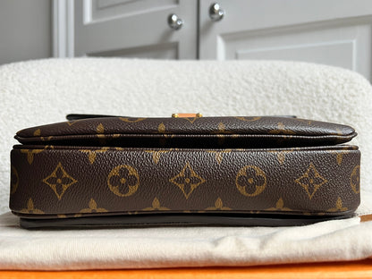 Louis Vuitton Pochette Metis Monogram (RRP £2,020)