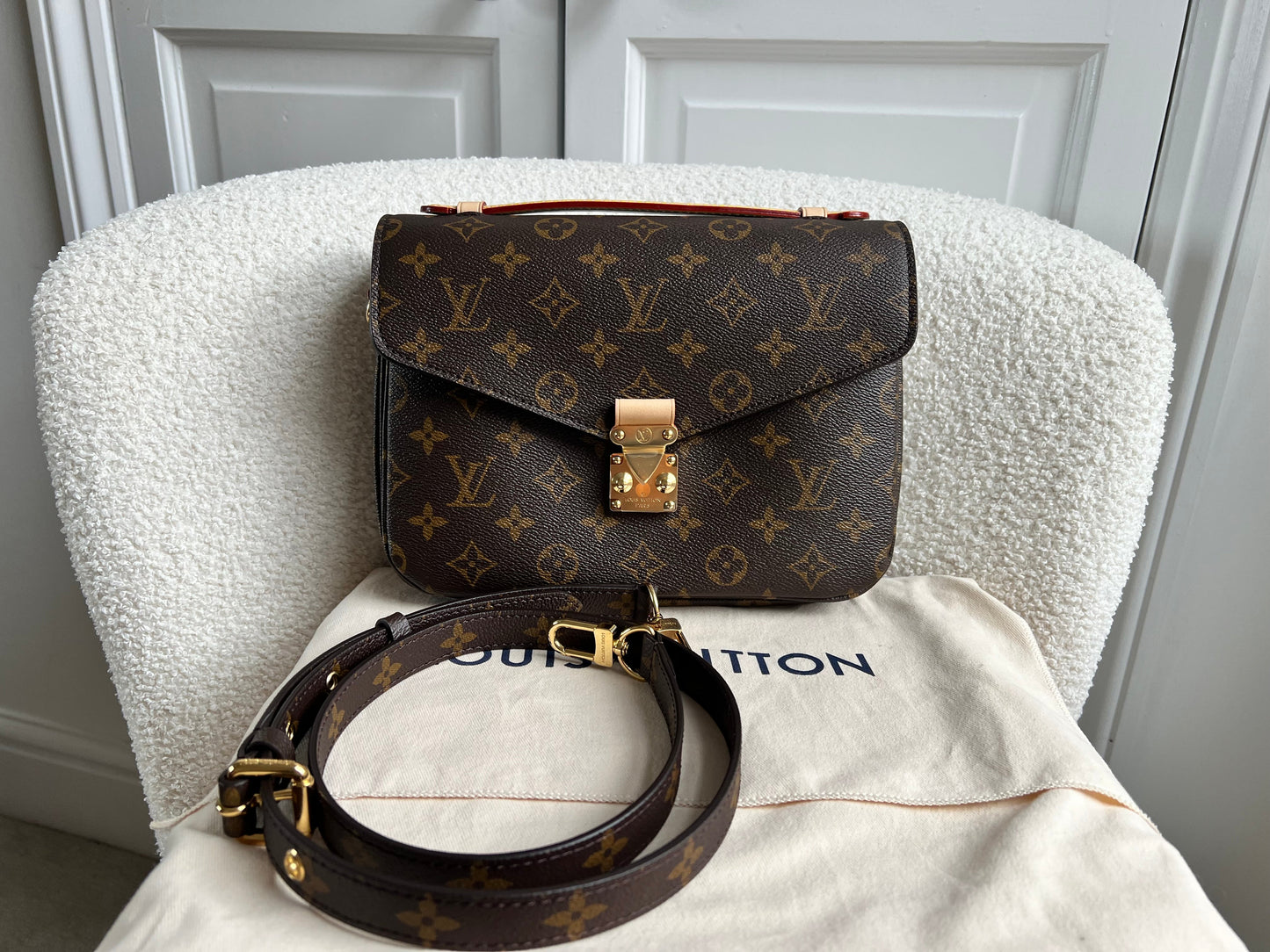 Louis Vuitton Pochette Metis Monogram (RRP £2,020)