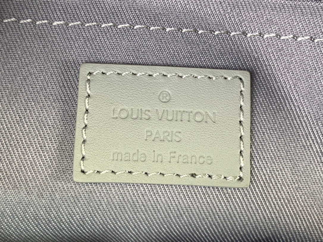 Louis Vuitton S Lock Messenger  Bag