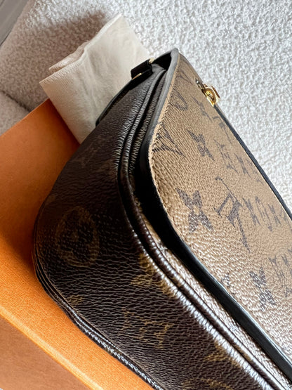 Louis Vuitton Pochette Metis Reverse Monogram (RRP £2,020)