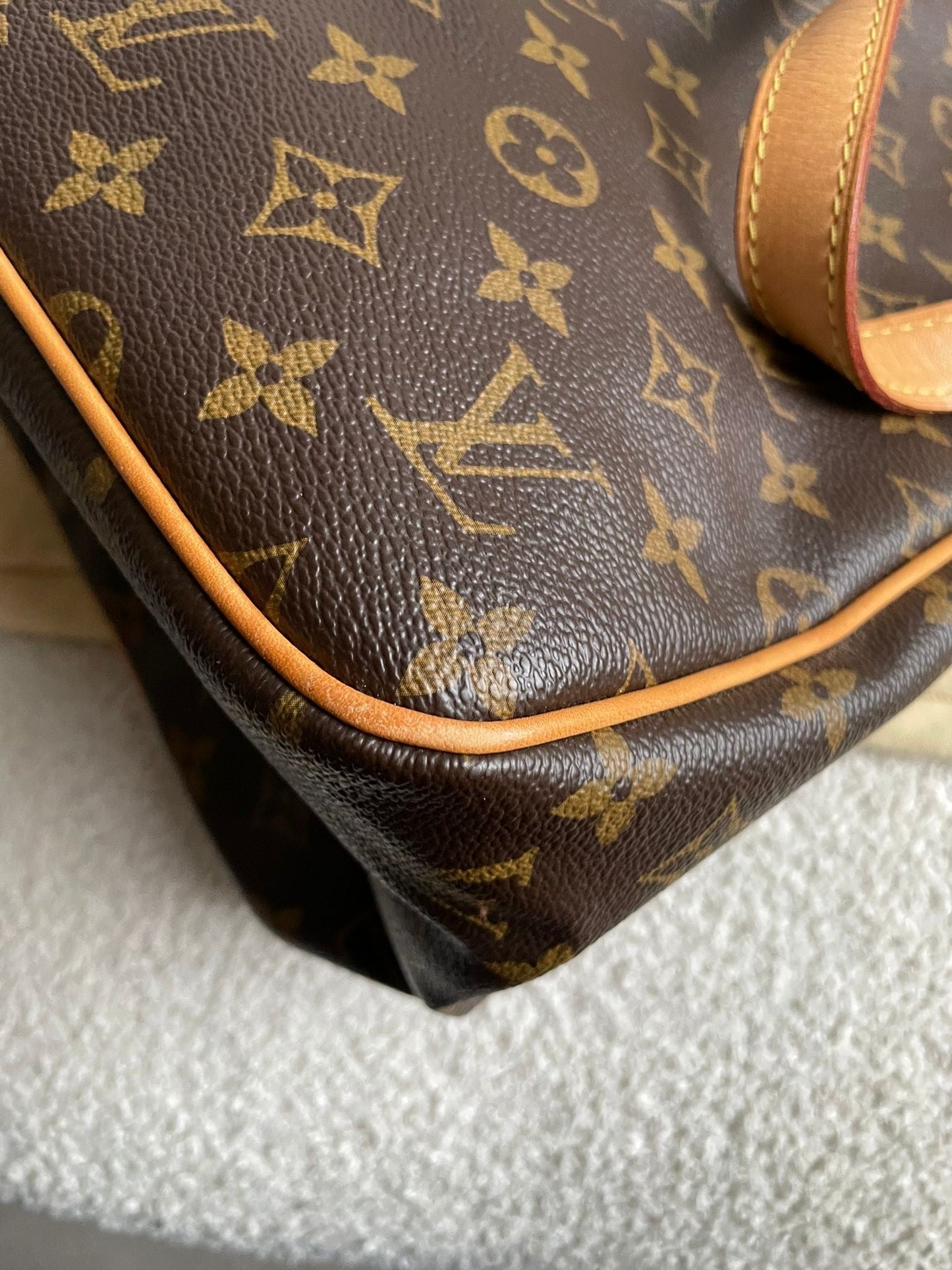 Louis Vuitton Batignolles in Monogram Canvas