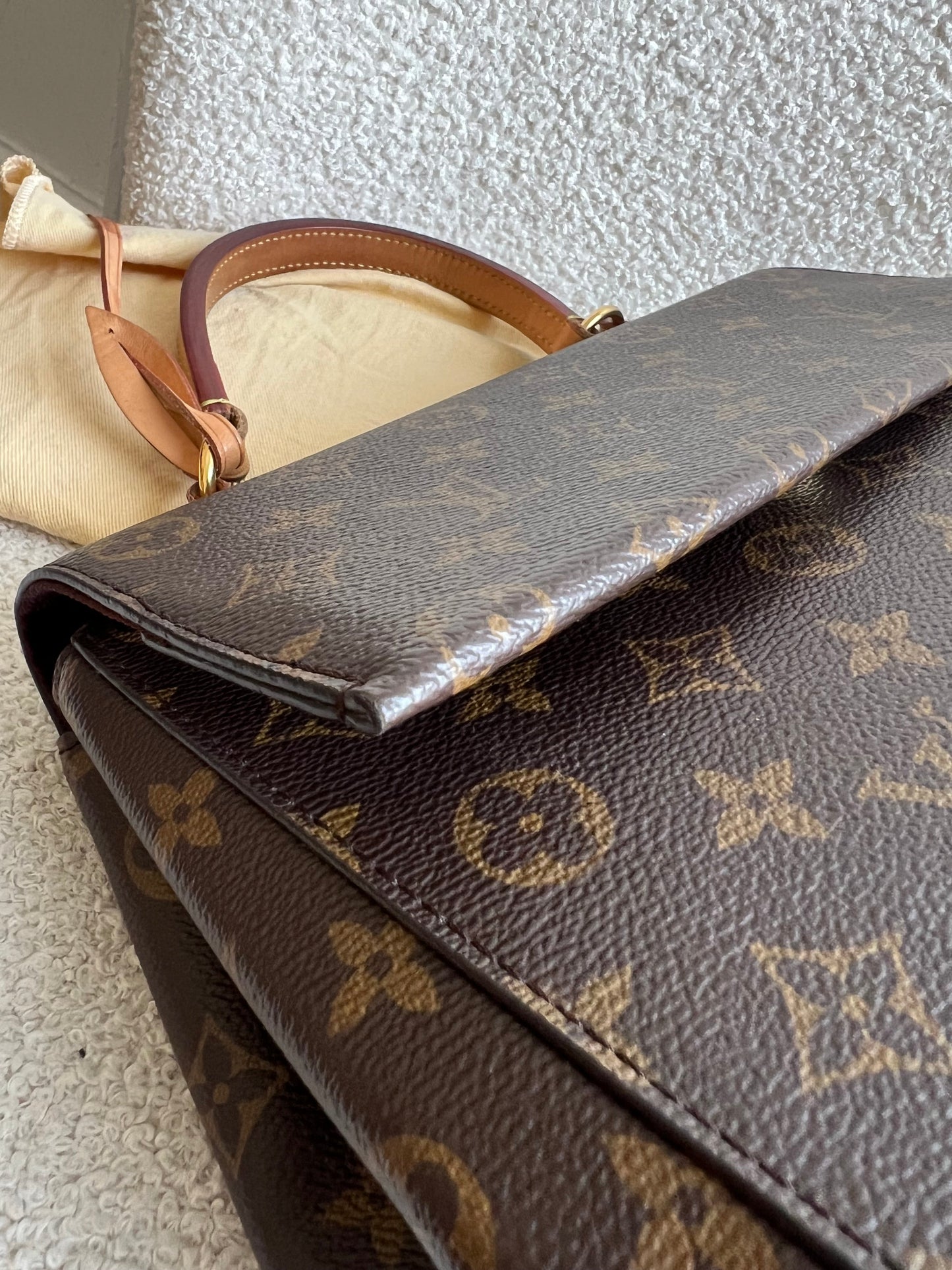 Louis Vuitton Cluny MM Monogram (RRP £1890)