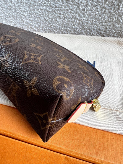 Louis Vuitton Cosmetic Pouch PM Monogram (RRP £415)