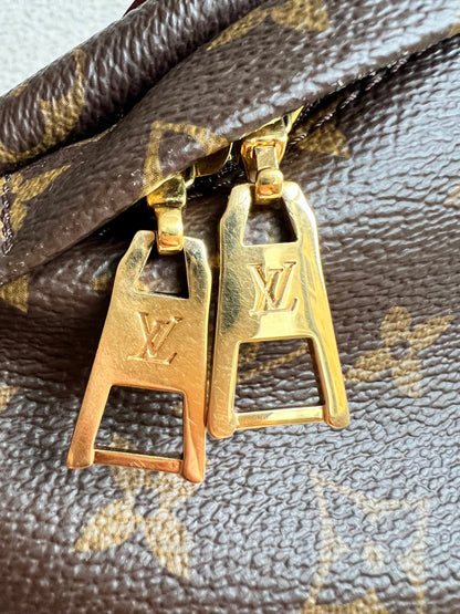Louis Vuitton Bumbag in Monogram Canvas
