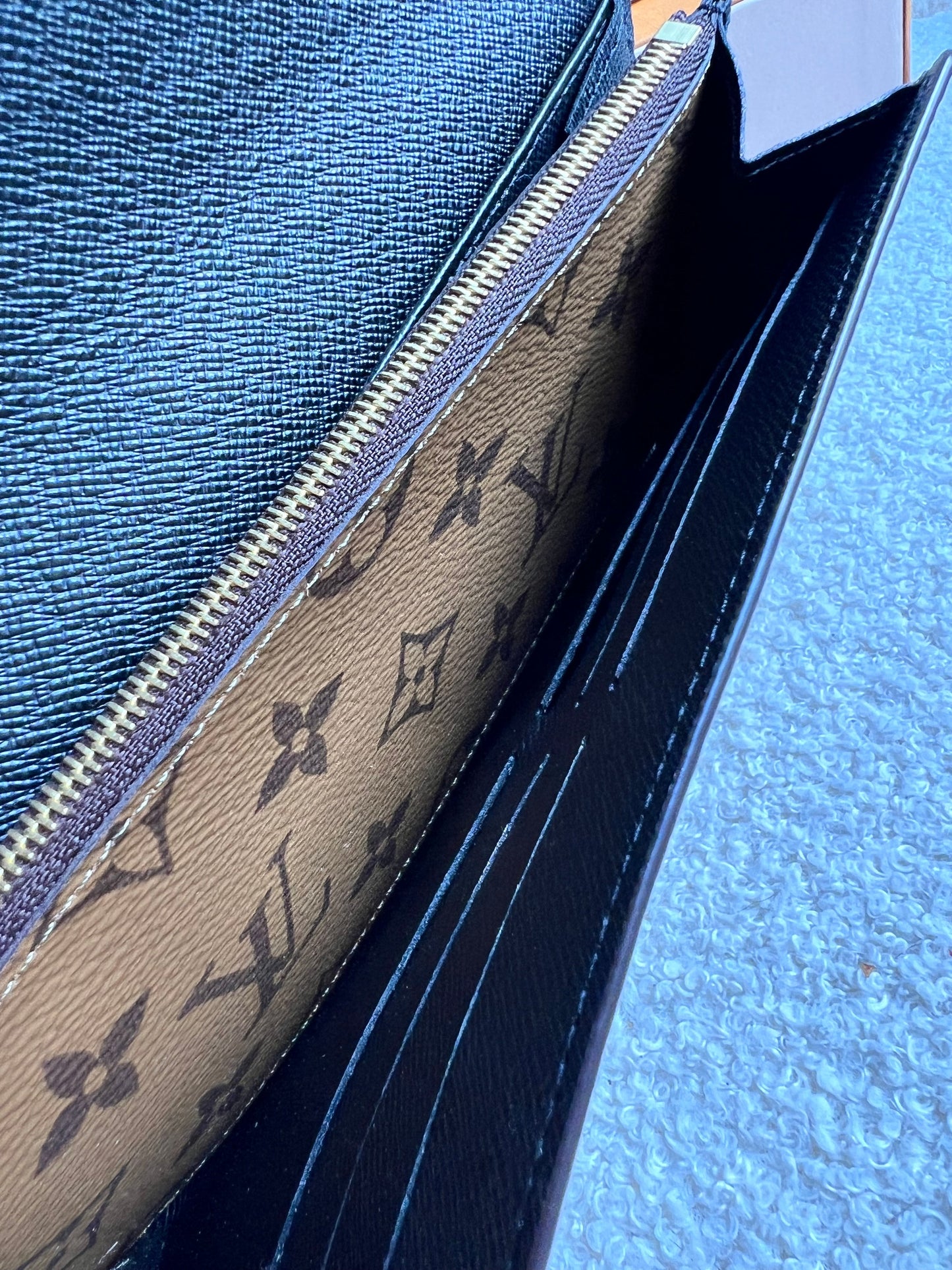 Louis Vuitton Sarah Wallet in reverse Monogram and Brown (RRP £550)