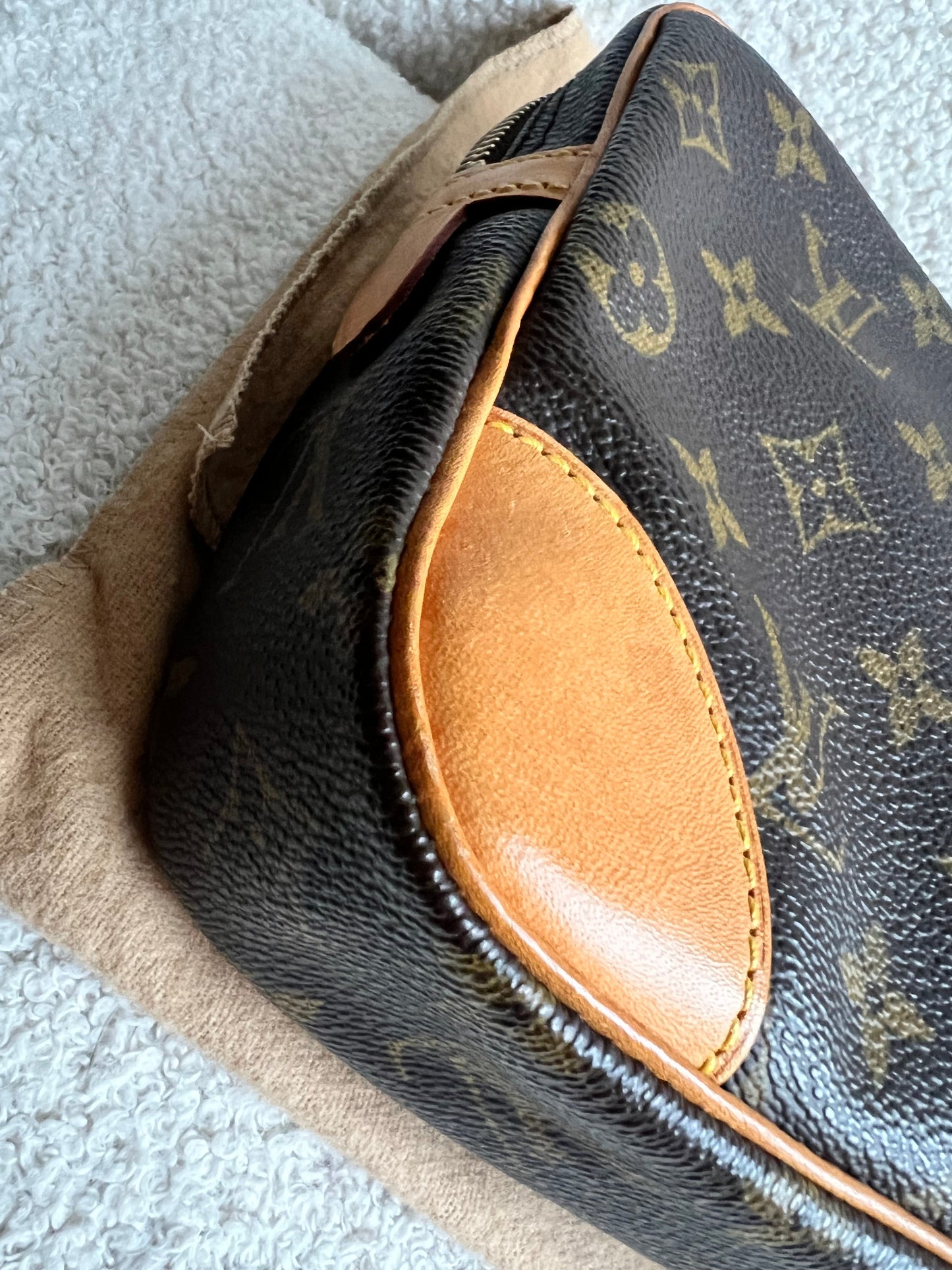 Louis Vuitton Vintage Marly Dragonne Clutch Monogram
