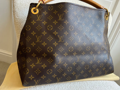 Louis Vuitton Artsy MM Monogram (RRP £1,940)