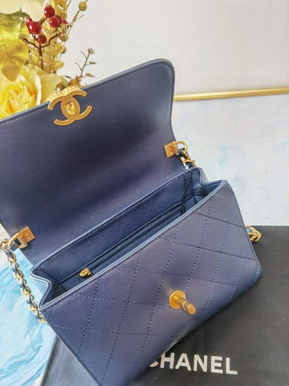 Chanel Luxury Handbag Style 636