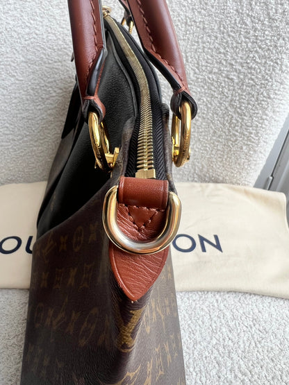 Louis Vuitton V Tote MM Tan and Monogram Canvas (RRP £1,890)
