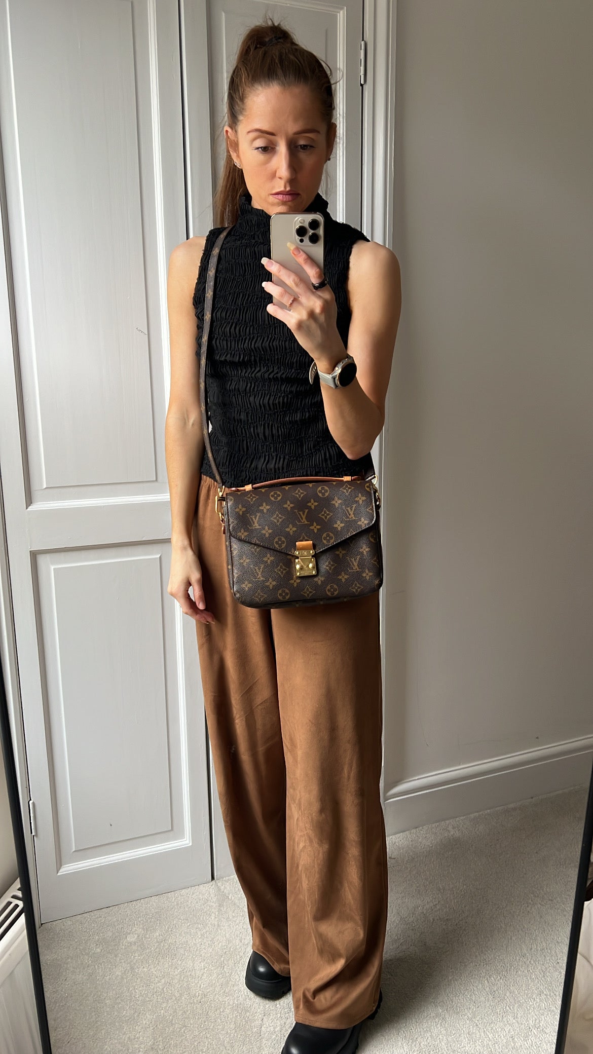 Louis Vuitton Pochette Metis Monogram (RRP £2,020)