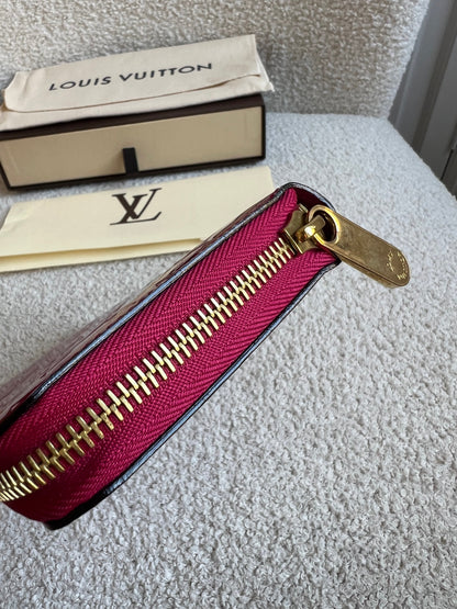 Louis Vuitton Zippy Wallet in Rose Indien Vernis Patent