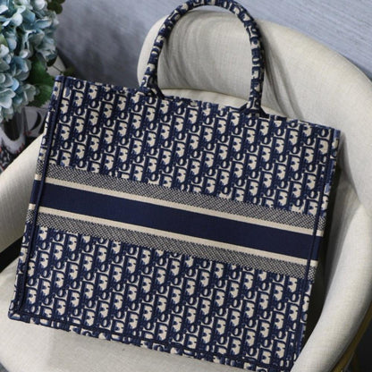 Gucci Book Tote Tote Bag