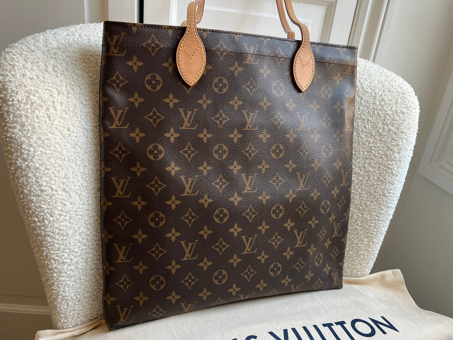 Louis Vuitton Carry It Tote
