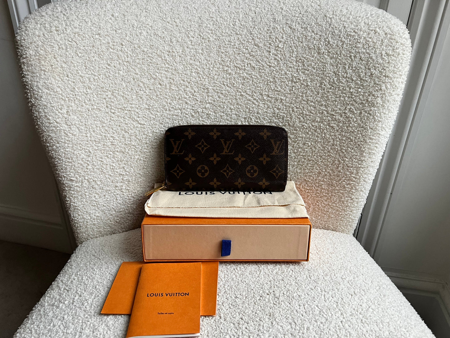 Louis Vuitton Zippy Wallet in Monogram (RRP £580)
