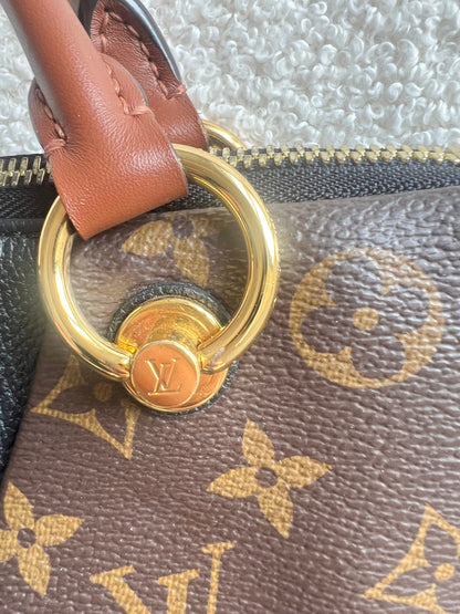 Louis Vuitton V Tote MM Tan and Monogram Canvas (RRP £1,890)