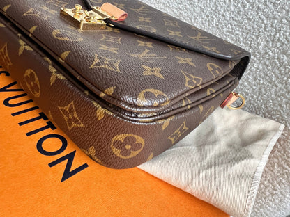 Louis Vuitton Pochette Metis Monogram (RRP £2,020)