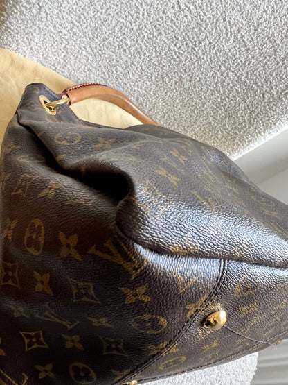 Louis Vuitton Artsy MM Monogram (RRP £1,940)