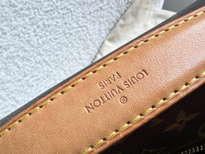 Louis Vuitton Pochette Metis Monogram (RRP £2,020)