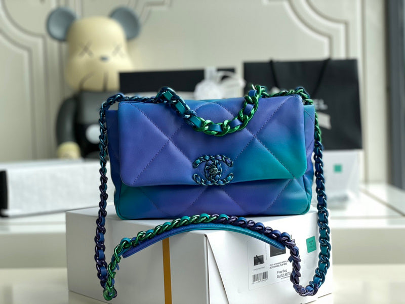 Chanel Luxury Handbag Style 589