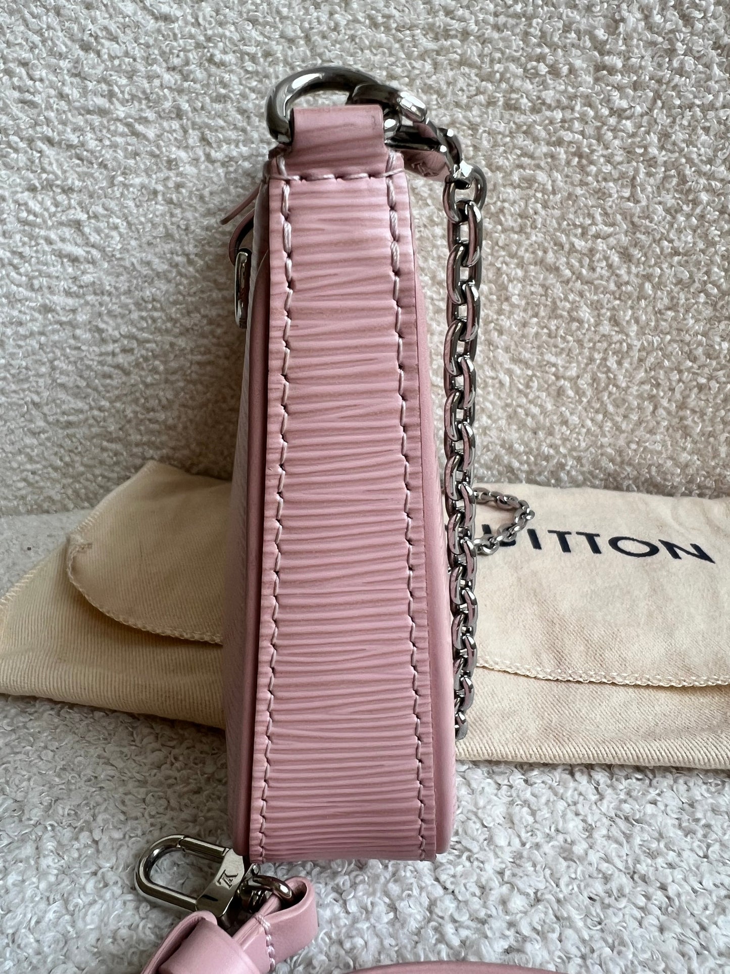 Louis Vuitton Easy Pouch Rose Ballerine Epi (RRP £1320)