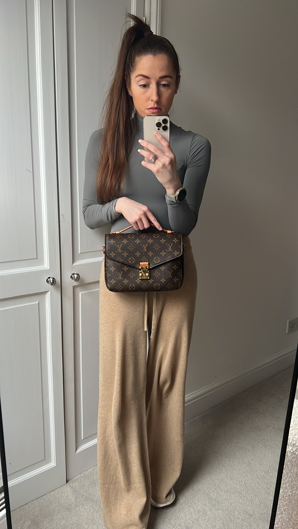 Louis Vuitton Pochette Metis Monogram (RRP £2,020)