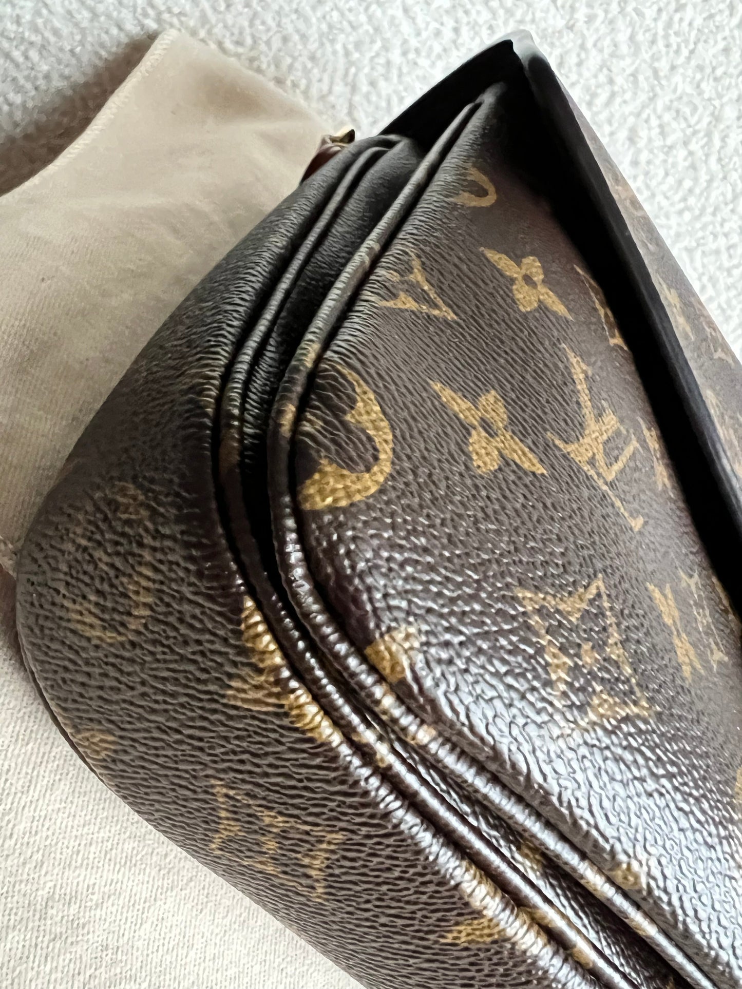 Louis Vuitton Pochette Metis Monogram (RRP £2,020)