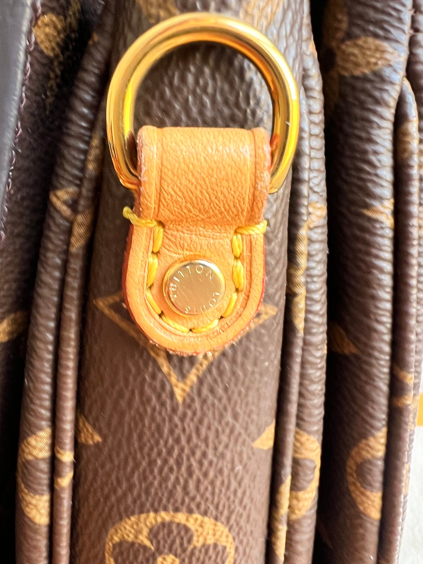 Louis Vuitton Pochette Metis Monogram (RRP £2,020)