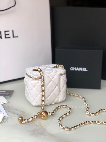 Chanel Luxury Handbag Style 140