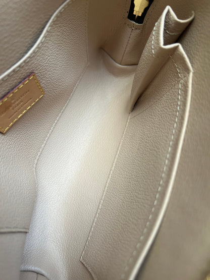 Louis Vuitton Cosmetic Pouch GM Monogram (RRP £495)