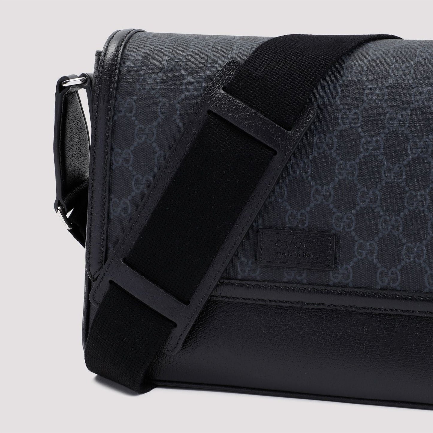 MEDIUM GG CROSSBODY BAG