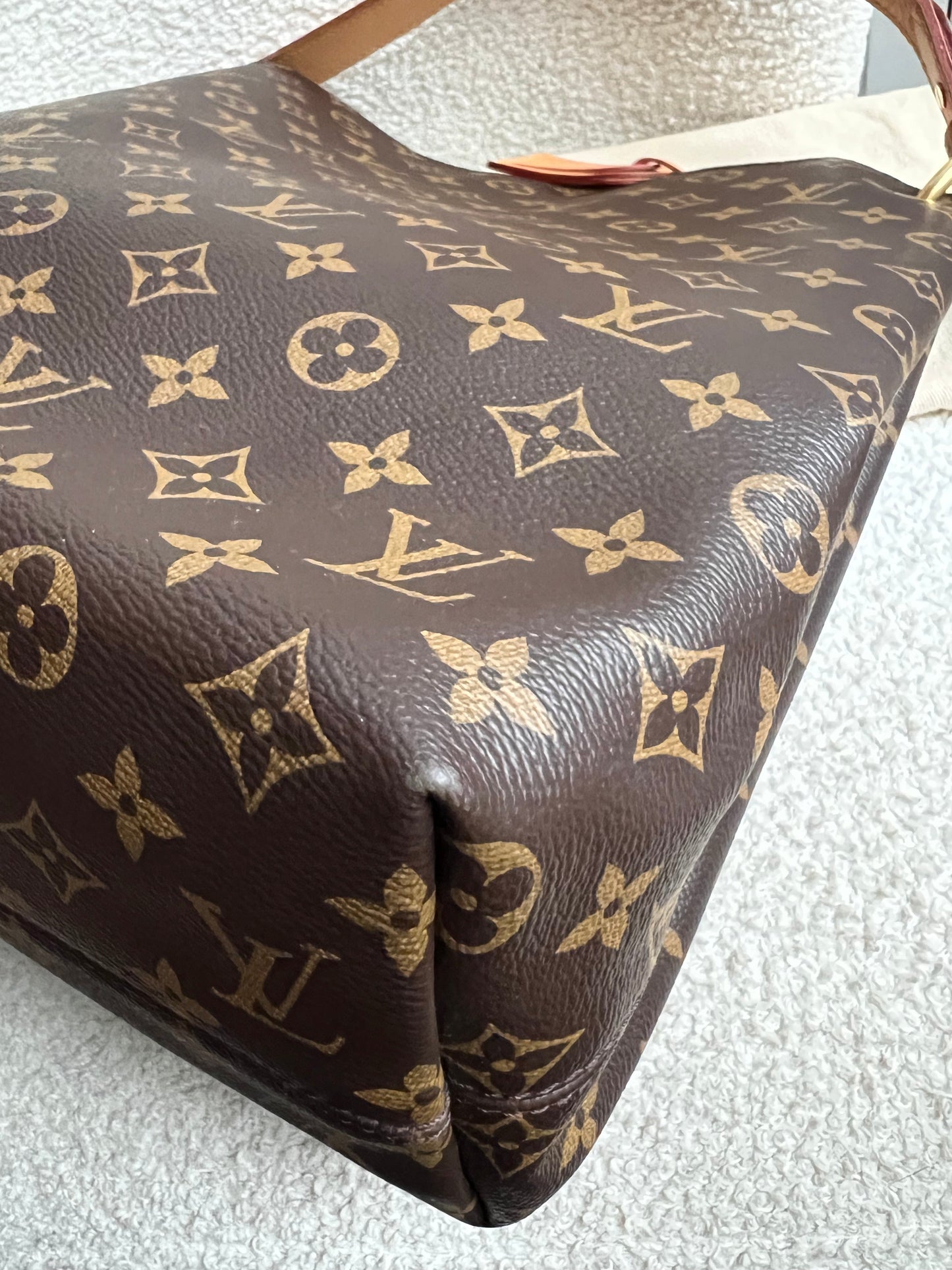 Louis Vuitton Graceful MM Monogram (RRP £1,420)