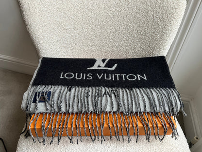 Louis Vuitton Rekyjavik Scarf Black and Grey (RRP £740)