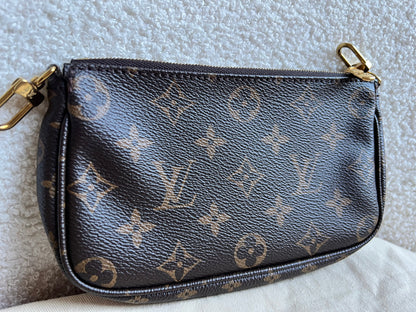 Louis Vuitton Multi Pochette Accessoires Rose Chiaro (RRP £2030)