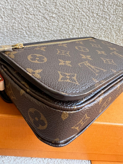 Louis Vuitton Pochette Metis East West Monogram (RRP £2,270)