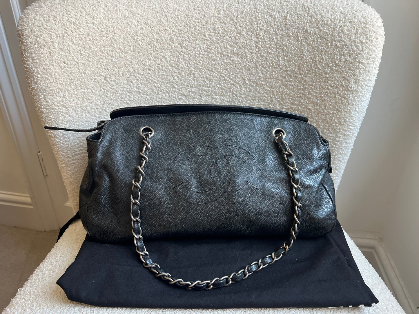 Chanel Vintage Caviar Timeless CC Chain Tote