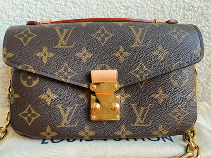 Louis Vuitton Pochette Metis East West Monogram (RRP £2,270)
