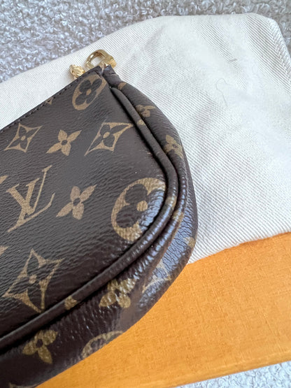 Louis Vuitton Multi Pochette Accessoires Rose Chiaro (RRP £2030)