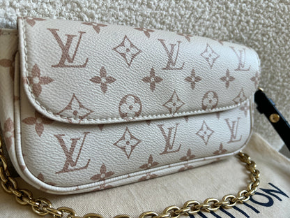 Louis Vuitton Ivy Wallet on Chain Bag Bicolour Monogram Dune Canvas (RRP £1400)