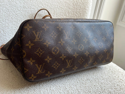 Louis Vuitton Neverfull MM Monogram Beige
