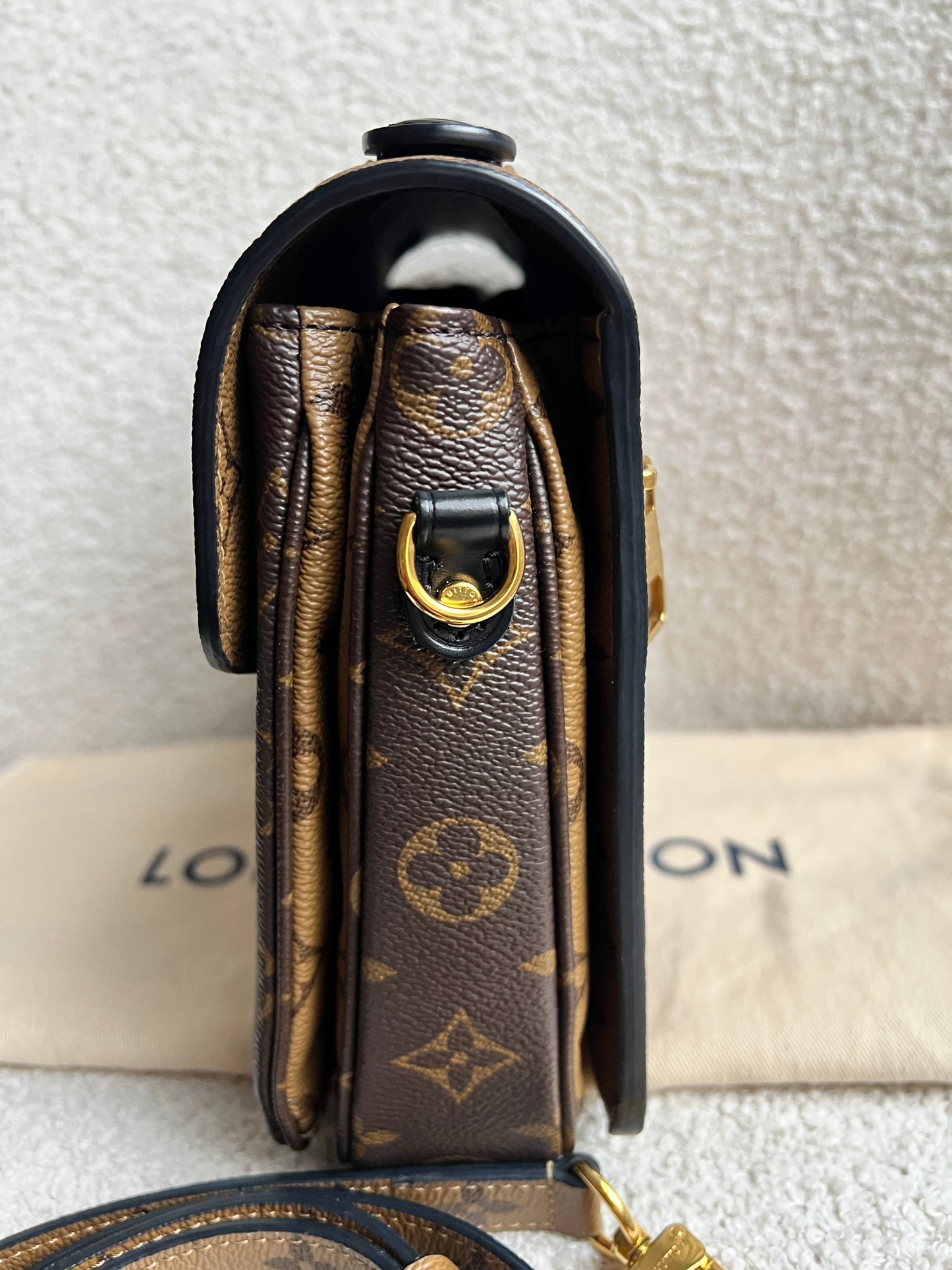 Louis Vuitton Pochette Metis Reverse Monogram (RRP £2,020)