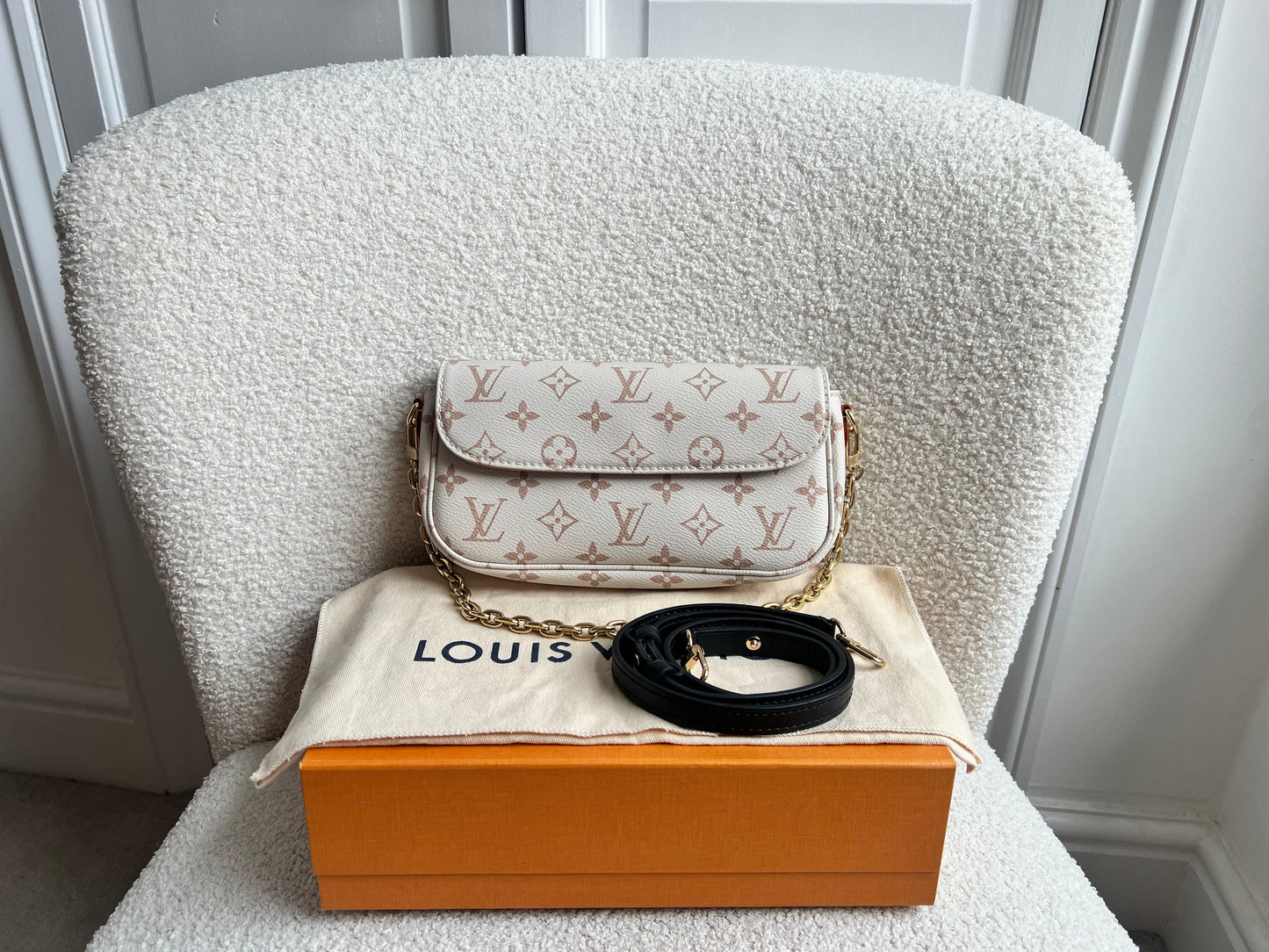 Louis Vuitton Ivy Wallet on Chain Bag Bicolour Monogram Dune Canvas (RRP £1400)