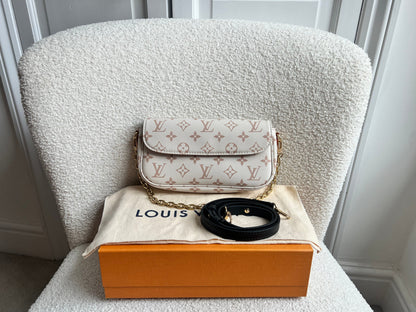 Louis Vuitton Ivy Wallet on Chain Bag Bicolour Monogram Dune Canvas (RRP £1400)