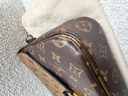 Louis Vuitton Pochette Metis Reverse Monogram (RRP £2,020)