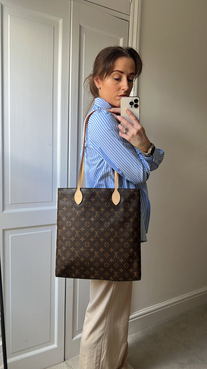 Louis Vuitton Carry It Tote