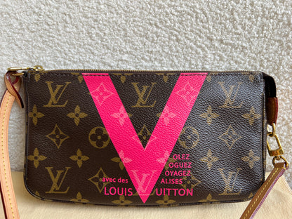 Louis Vuitton Pochette Accessoires Grenade Monogram V