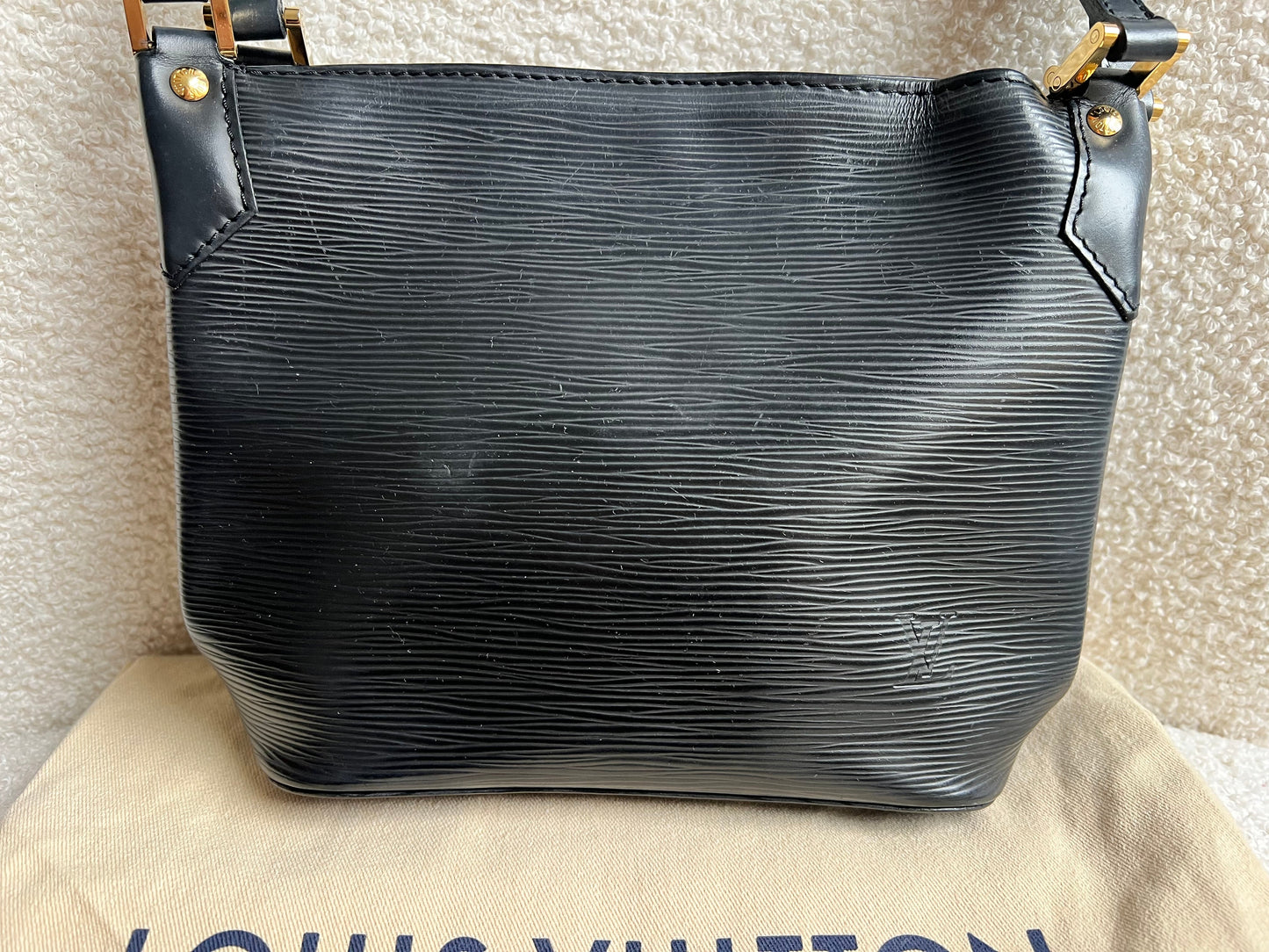 Louis Vuitton Mandara PM in Black Epi
