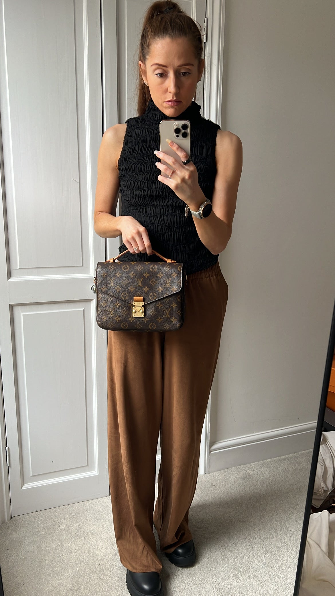 Louis Vuitton Pochette Metis Monogram (RRP £2,020)