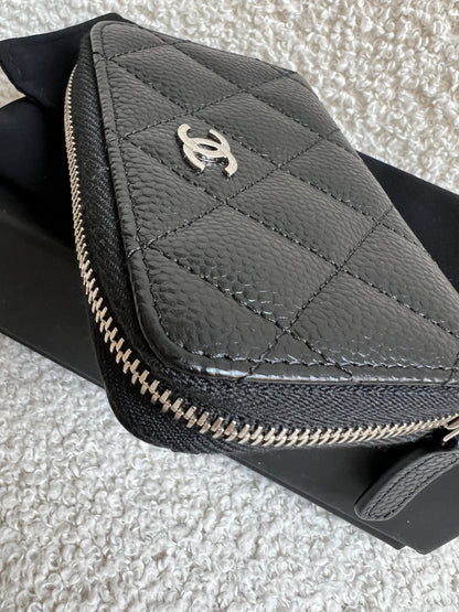 Chanel Black Quilted Caviar Zip Round Purse with Silver Hardware (RRP £550)