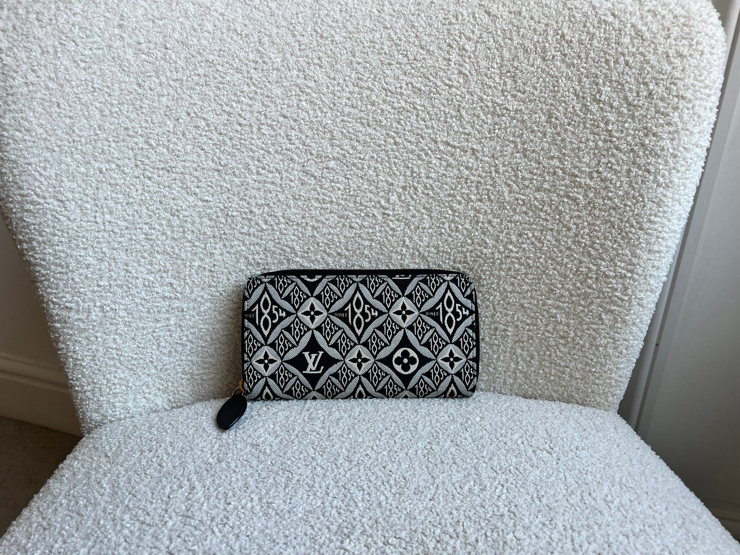 Louis Vuitton Zippy Wallet in Monogram Jacquard